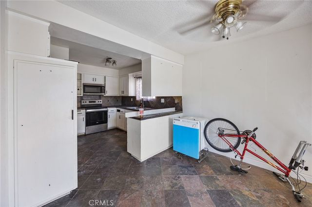 145 W Hillcrest Boulevard, Inglewood, CA 90301