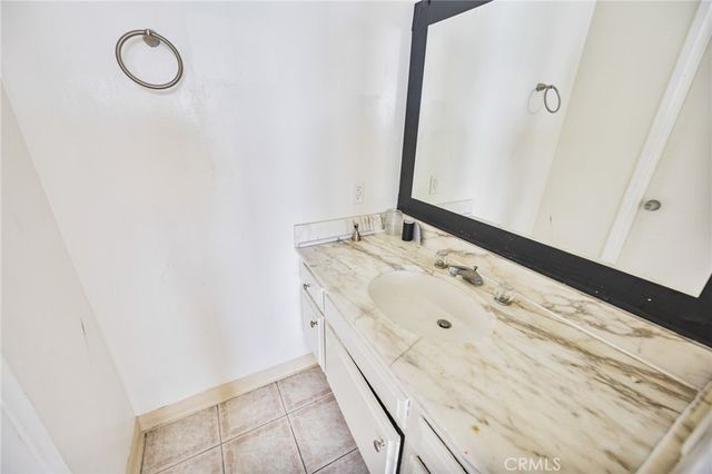 145 W Hillcrest Boulevard, Inglewood, CA 90301
