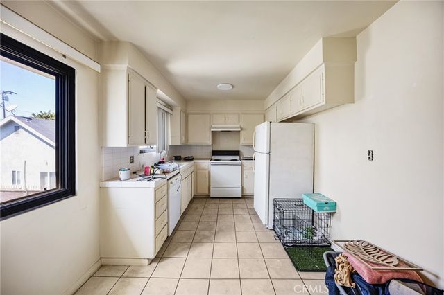 145 W Hillcrest Boulevard, Inglewood, CA 90301