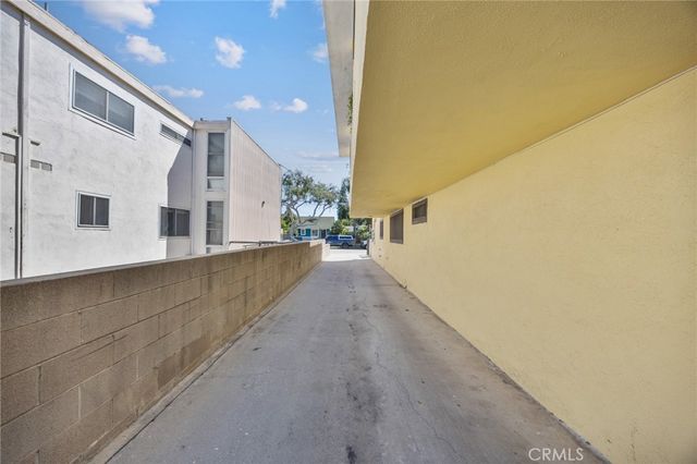 145 W Hillcrest Boulevard, Inglewood, CA 90301