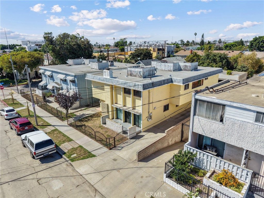 145 W Hillcrest Boulevard, Inglewood, CA 90301