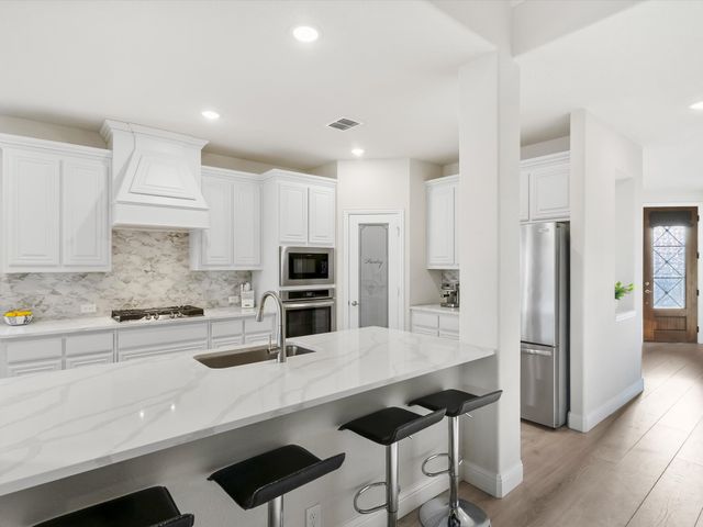 1032 Cedar River Drive, Godley, TX 76044