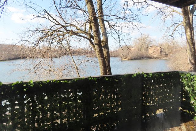 5543 E Lake Drive A, Lisle, IL 60532