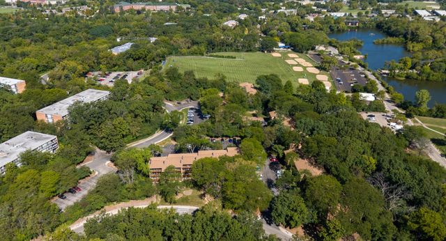 5543 E Lake Drive A, Lisle, IL 60532