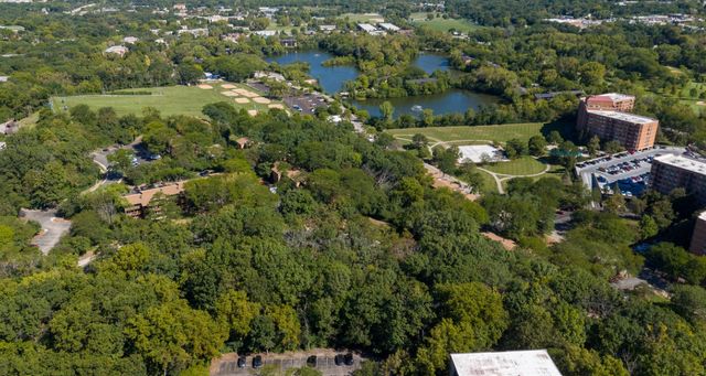 5543 E Lake Drive A, Lisle, IL 60532