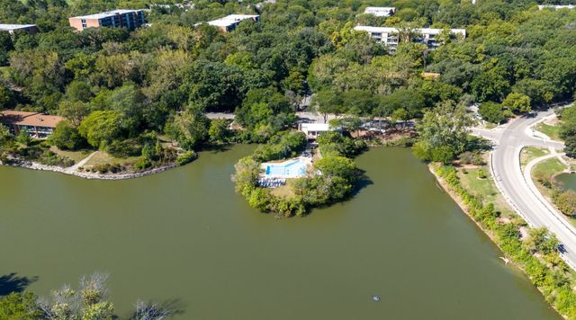 5543 E Lake Drive A, Lisle, IL 60532