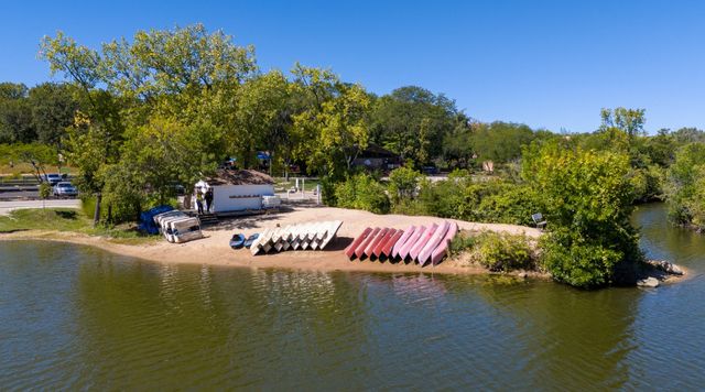 5543 E Lake Drive A, Lisle, IL 60532