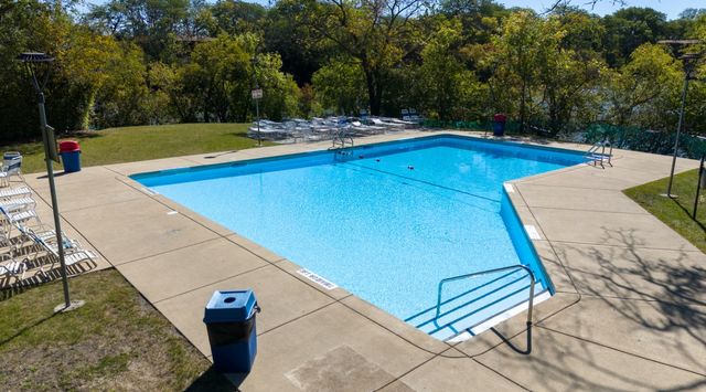 5543 E Lake Drive A, Lisle, IL 60532