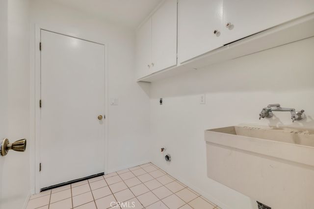 2175 N Marlies, Simi Valley, CA 93063