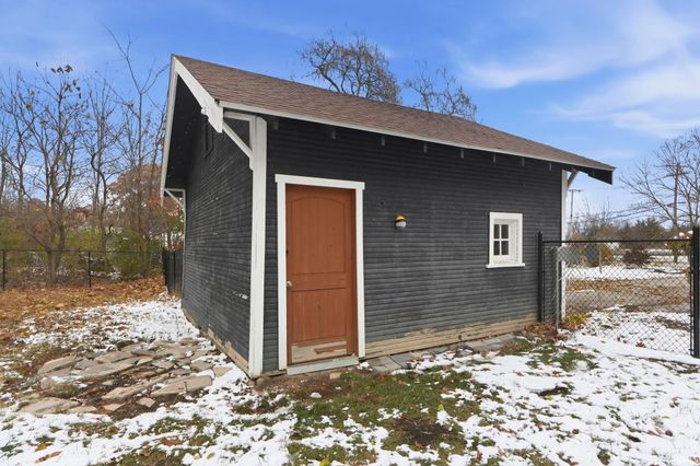 3302 McArthur Drive, Fort Wayne, IN 46809