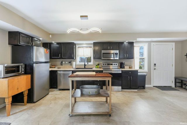 3302 McArthur Drive, Fort Wayne, IN 46809