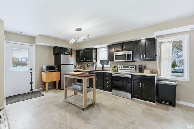 3302 McArthur Drive, Fort Wayne, IN 46809