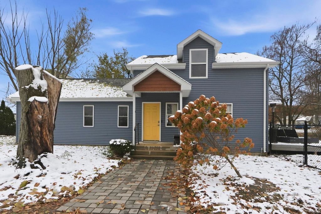 3302 McArthur Drive, Fort Wayne, IN 46809