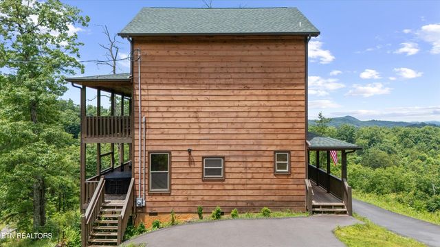 3169 Bear Mountain Lane, Sevierville, TN 37876