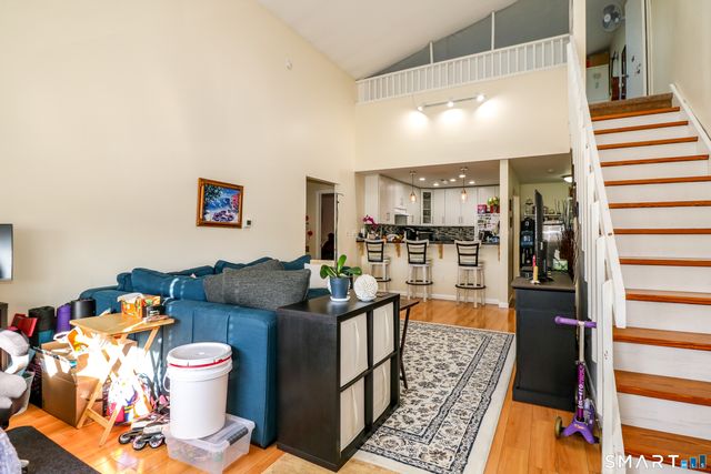 18 Amsterdam Avenue 3A, Bridgeport, CT 06606