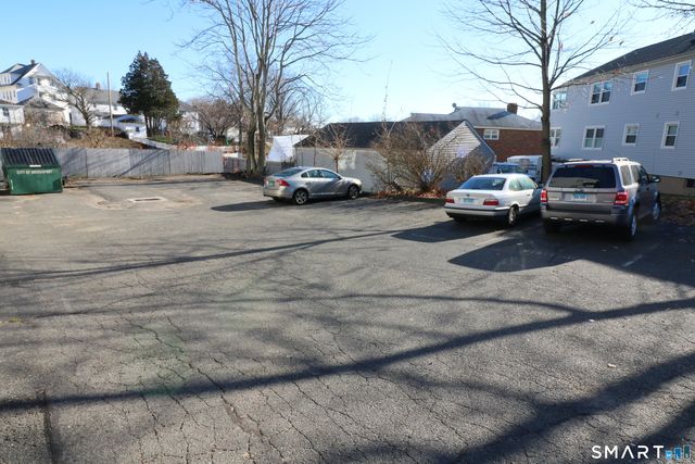 18 Amsterdam Avenue 3A, Bridgeport, CT 06606