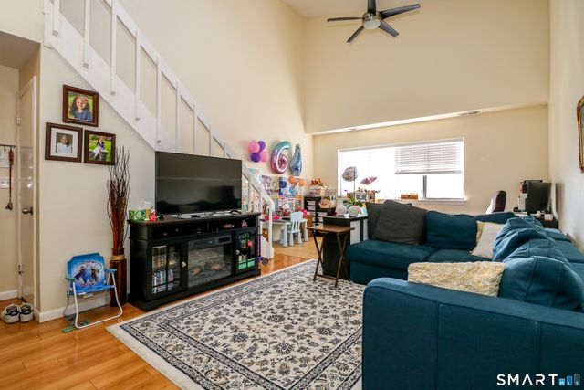 18 Amsterdam Avenue 3A, Bridgeport, CT 06606