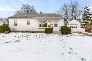 44 Edgemoor Drive, Burlington, VT 05408