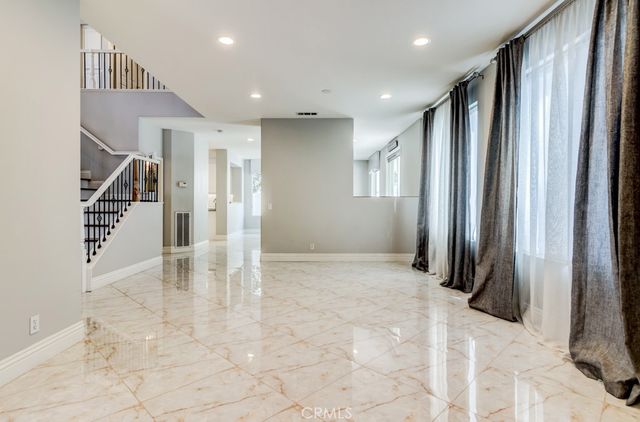 8 Zinnia, Irvine, CA 92618