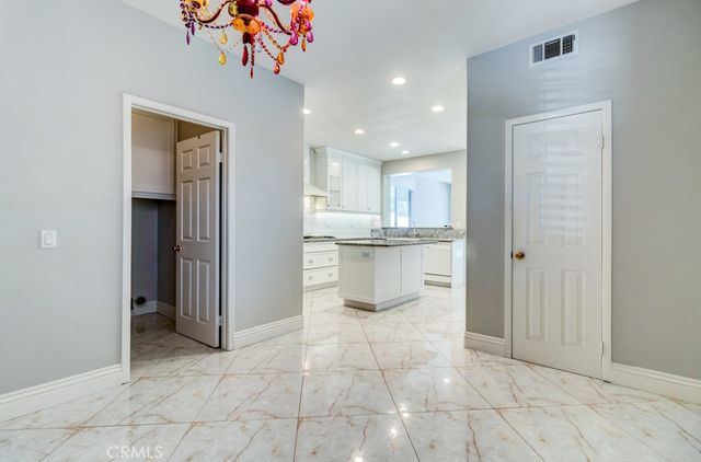 8 Zinnia, Irvine, CA 92618