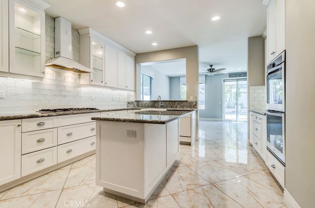 8 Zinnia, Irvine, CA 92618