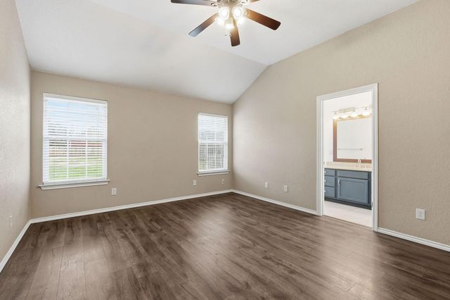 120 Kokomo LN, Bastrop, TX 78602