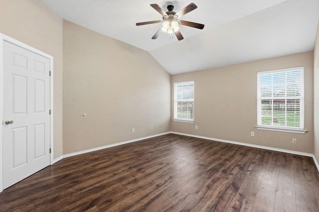 120 Kokomo LN, Bastrop, TX 78602