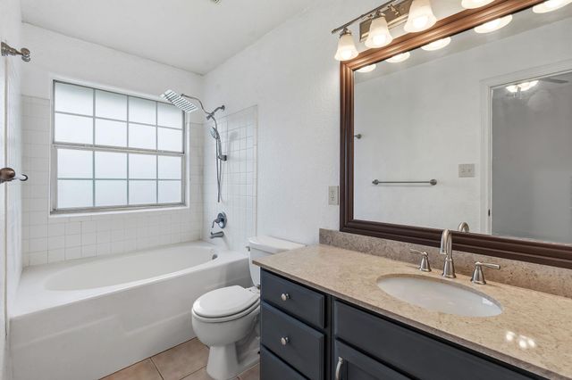 120 Kokomo LN, Bastrop, TX 78602