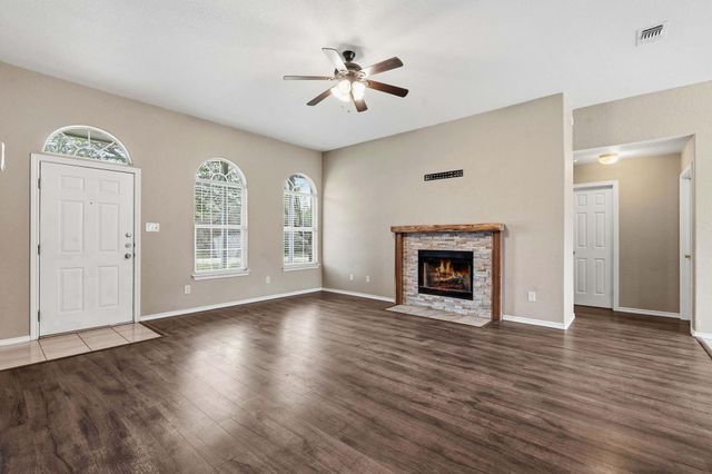 120 Kokomo LN, Bastrop, TX 78602