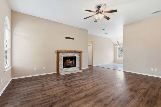 120 Kokomo LN, Bastrop, TX 78602