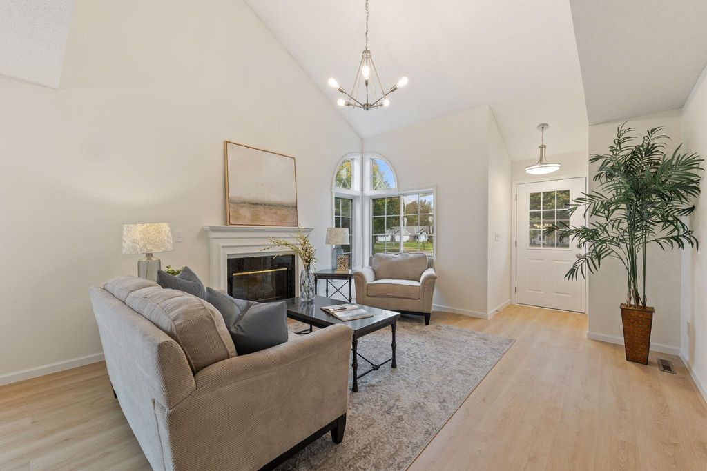 990 106th Lane NW 29, Coon Rapids, MN 55433