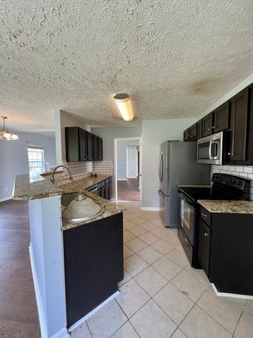 1236 Crescent Ridge Dr, Murfreesboro, TN 37128