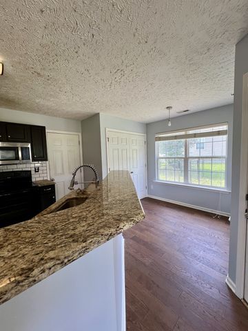 1236 Crescent Ridge Dr, Murfreesboro, TN 37128