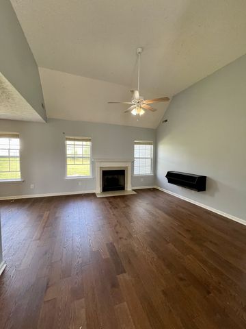 1236 Crescent Ridge Dr, Murfreesboro, TN 37128