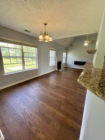 1236 Crescent Ridge Dr, Murfreesboro, TN 37128