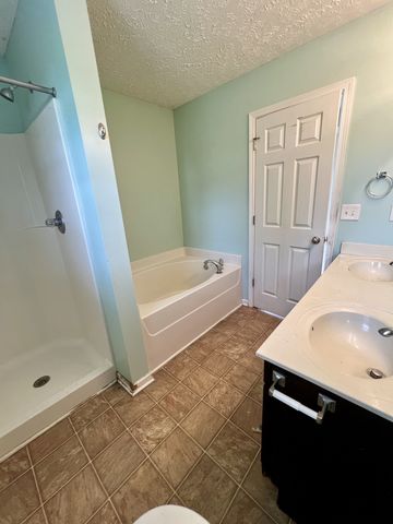 1236 Crescent Ridge Dr, Murfreesboro, TN 37128