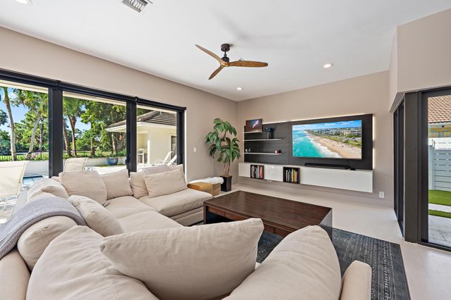 12 Alston Road, Palm Beach Gardens, FL 33418