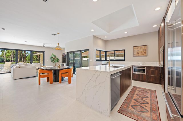 12 Alston Road, Palm Beach Gardens, FL 33418