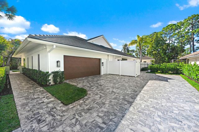 12 Alston Road, Palm Beach Gardens, FL 33418