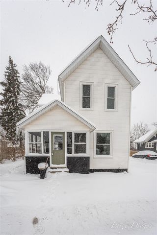 32 W Main Avenue, Zeeland, MI 49464