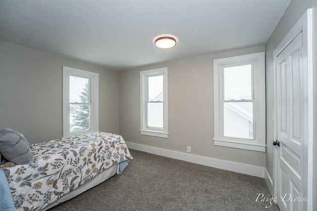 32 W Main Avenue, Zeeland, MI 49464