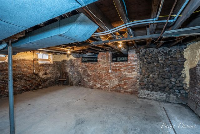 32 W Main Avenue, Zeeland, MI 49464