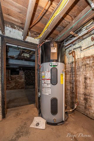 32 W Main Avenue, Zeeland, MI 49464