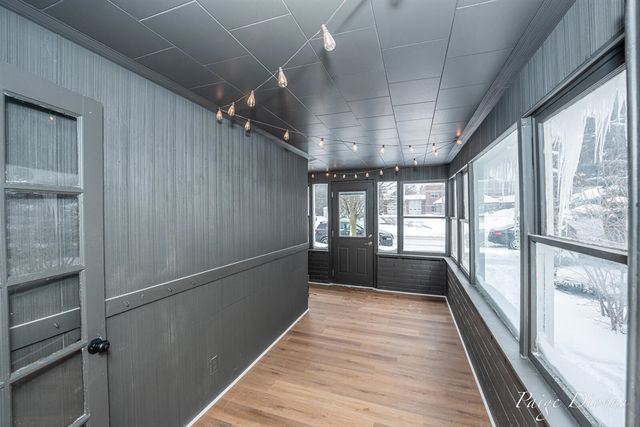 32 W Main Avenue, Zeeland, MI 49464