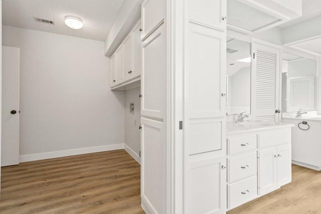 10504 Loring DR, Austin, TX 78750