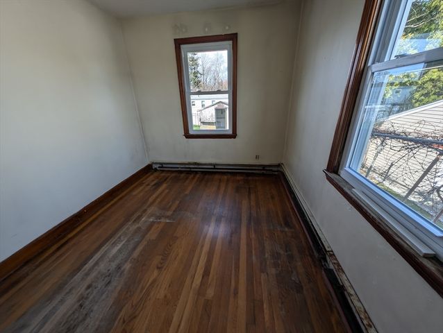 106 Cypress Ave, Tiverton, RI 02878