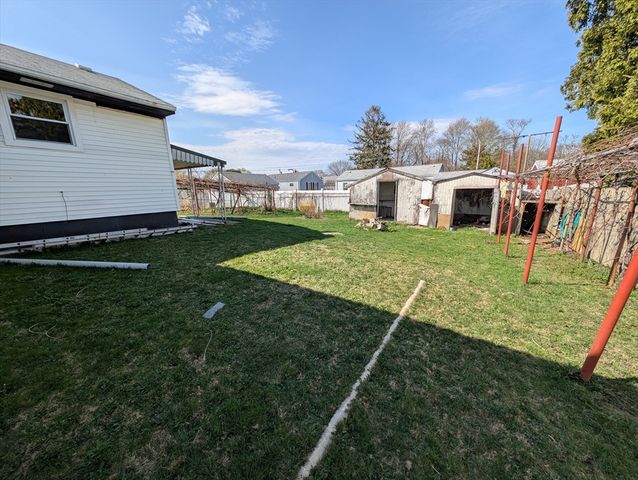 106 Cypress Ave, Tiverton, RI 02878