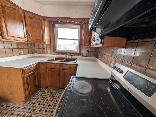 106 Cypress Ave, Tiverton, RI 02878