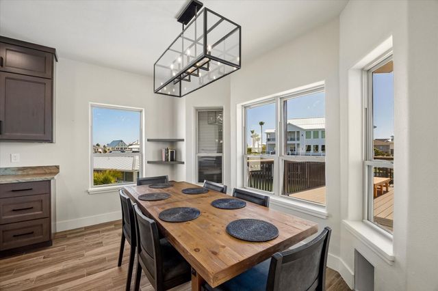 203 Kahmeha Drive, Tiki Island, TX 77554