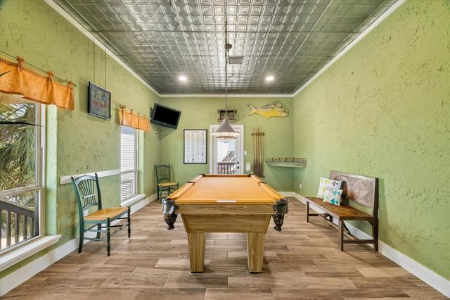 203 Kahmeha Drive, Tiki Island, TX 77554